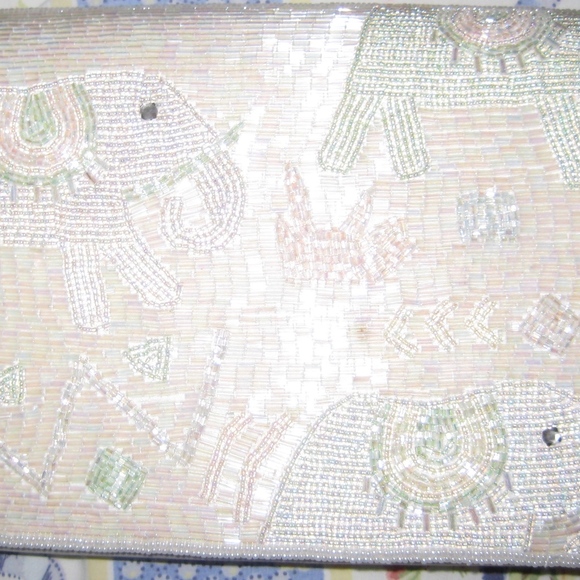 White Elephant Sequins Handbag - Picture 8 of 8